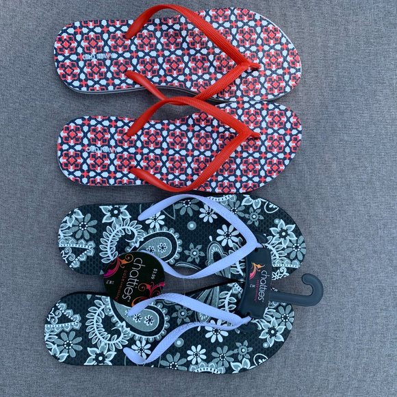 Womens 2 Pairs of Flip Flops - Old Navy & Chatties - Picture 4 of 6